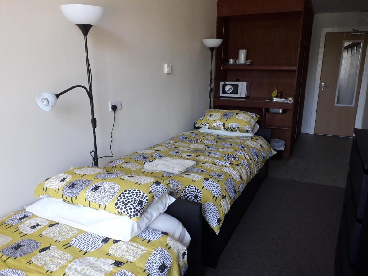 Hotel Ossians Fort William Esterno foto
