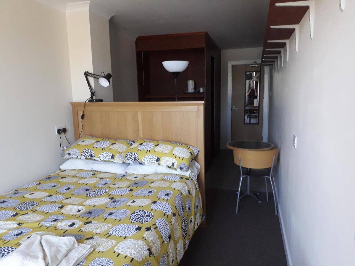 Hotel Ossians Fort William Esterno foto