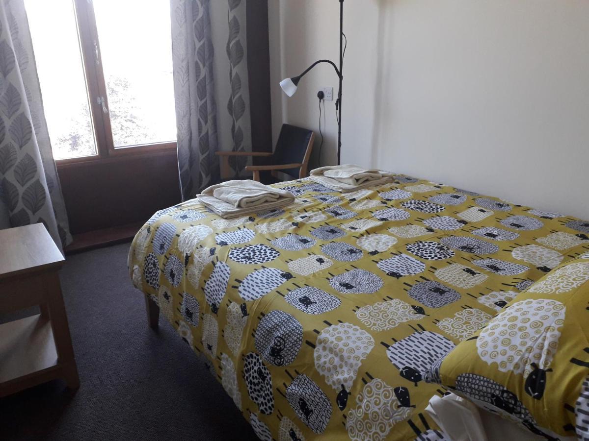 Hotel Ossians Fort William Esterno foto
