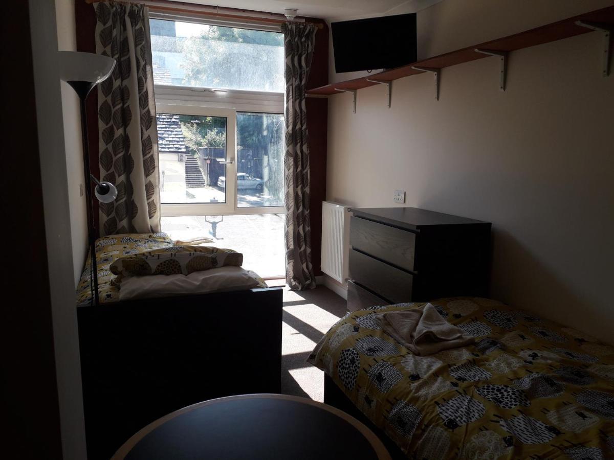 Hotel Ossians Fort William Esterno foto