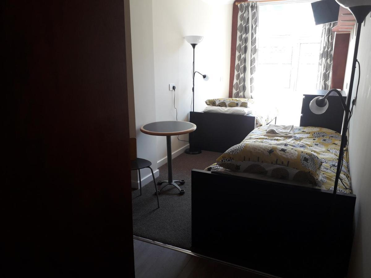 Hotel Ossians Fort William Esterno foto
