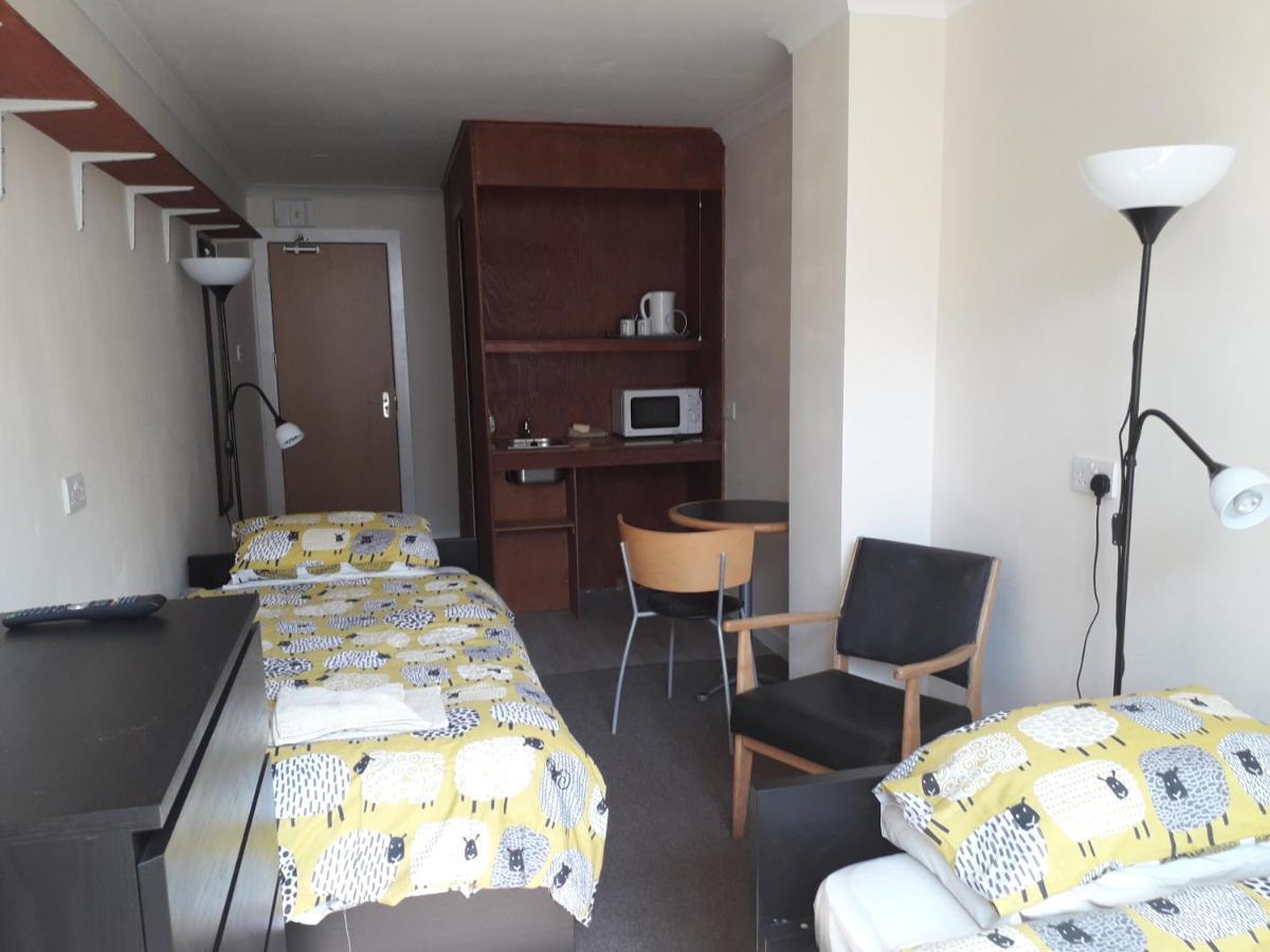 Hotel Ossians Fort William Esterno foto
