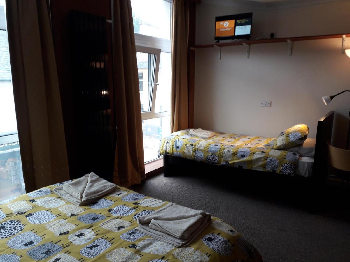 Hotel Ossians Fort William Esterno foto